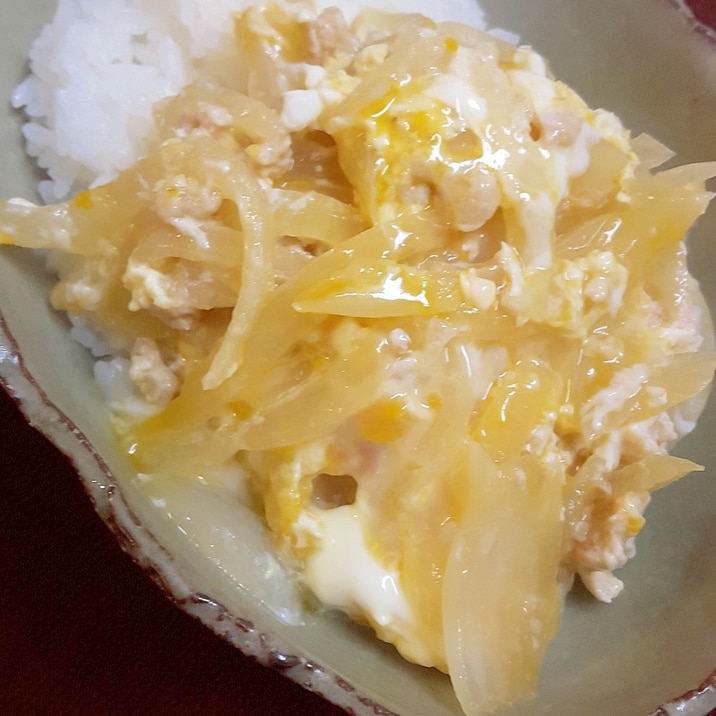 ほっこり優しい！(^^)鶏ひき肉のふわトロ親子丼♪